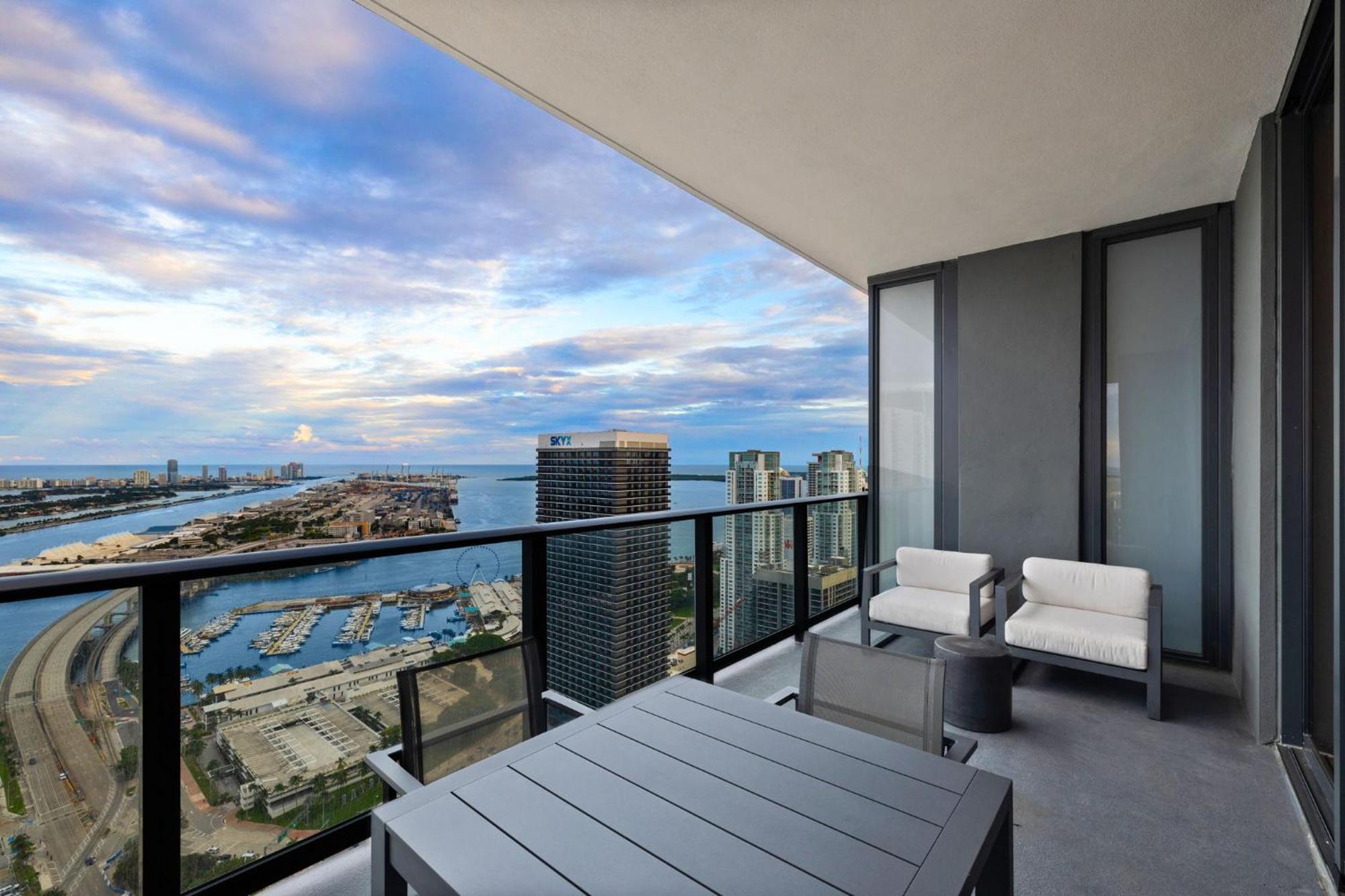 Apartment Free Parking! Ph Luxury 3br In Downtown *