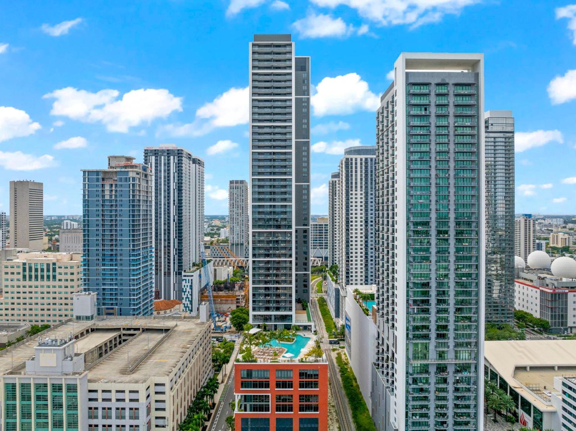 Free Parking! Ph Luxury 3br In Downtown *